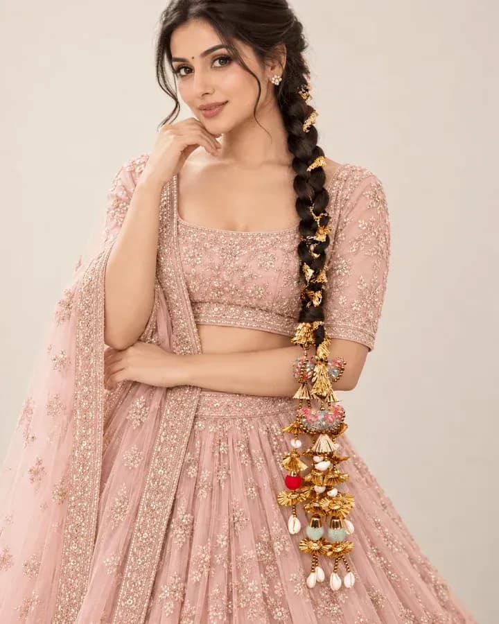 Golden Bridal Paranda with Traditional Kaleera Latkan