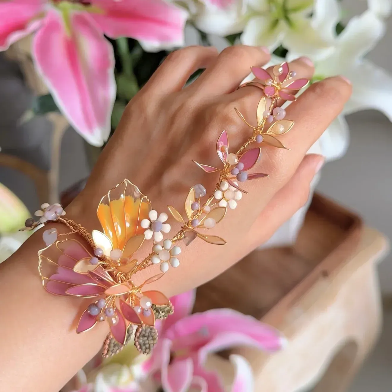 Pink Floral Resin Hathphool with Golden Leaf Accents